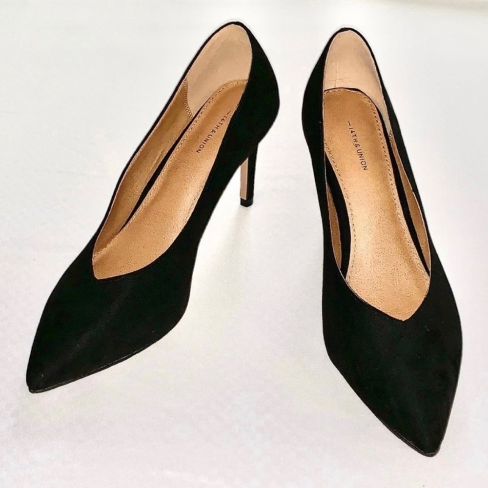 Women’s Black Suede Pointed Toe Mid Heel Pumps - Size 8.5